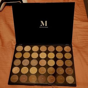 Morphe eyeshadow palette